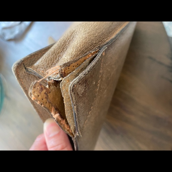 SOLD 1970s Vintage Gucci Portfolio Clutch Purse - Picture 4 of 14